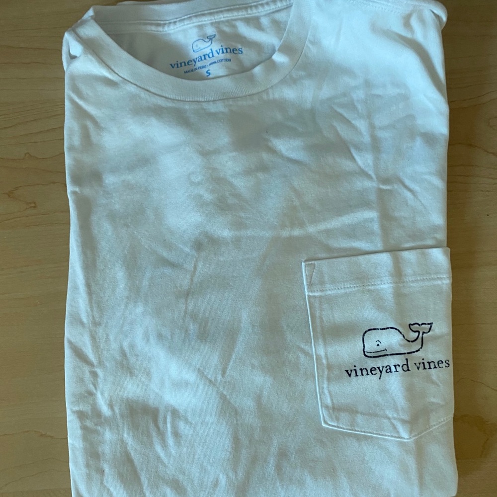 Vineyard vines tshirt